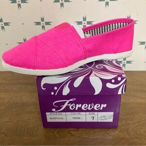 NIB Forever Murphy-23 Fuchsia Pink Slip-On Shoes 7